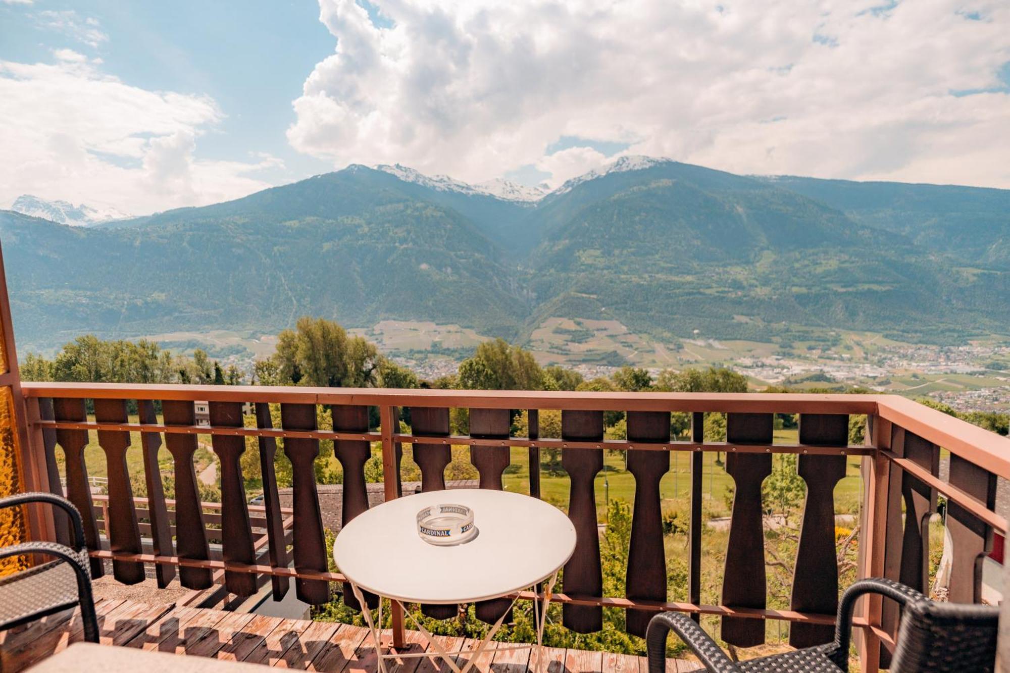 Relais Fleuri Hotel Chermignon-d'en Bas Luaran gambar